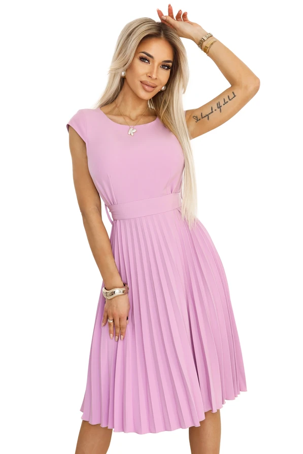 311-18 LILA Classic pleated dress with short sleeves and a belt - heather color