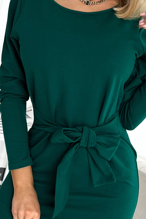 394-1 Dress with long sleeves and a binding at the waist - green