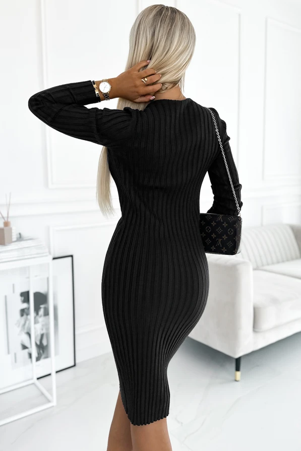 Comfortable jumper dress with v-neck - black